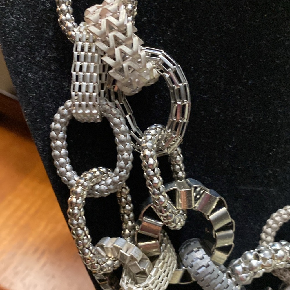 Variety Mesh Bib Necklace - Picture 4 of 7